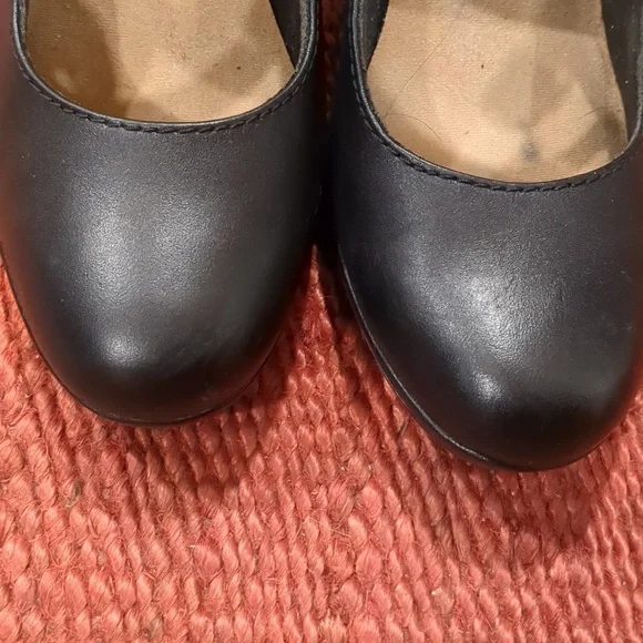 Clarks Leather Black Mary Jane Heels - Picture 9 of 10